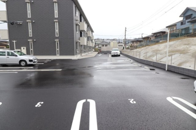 【駐車場】 | メゾン・モンレーヴ | 駐車場