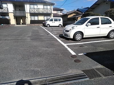 【駐車場】 | シュトラーレン A棟 | 駐車場