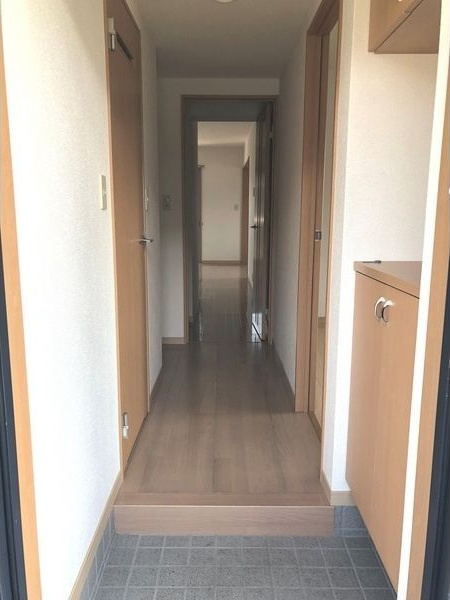 T-パレス蔵の玄関