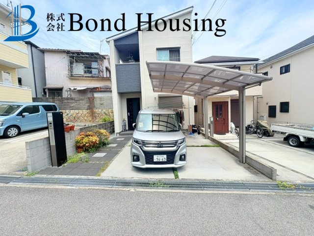 並列2台駐車可能　和坂1丁目　中古戸建の前面道路含む現地写真