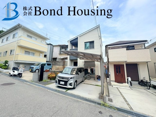 並列2台駐車可能　和坂1丁目　中古戸建の前面道路含む現地写真