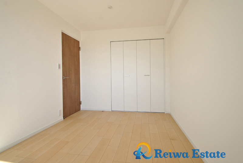 サーパス茅ヶ崎駅前の洋室