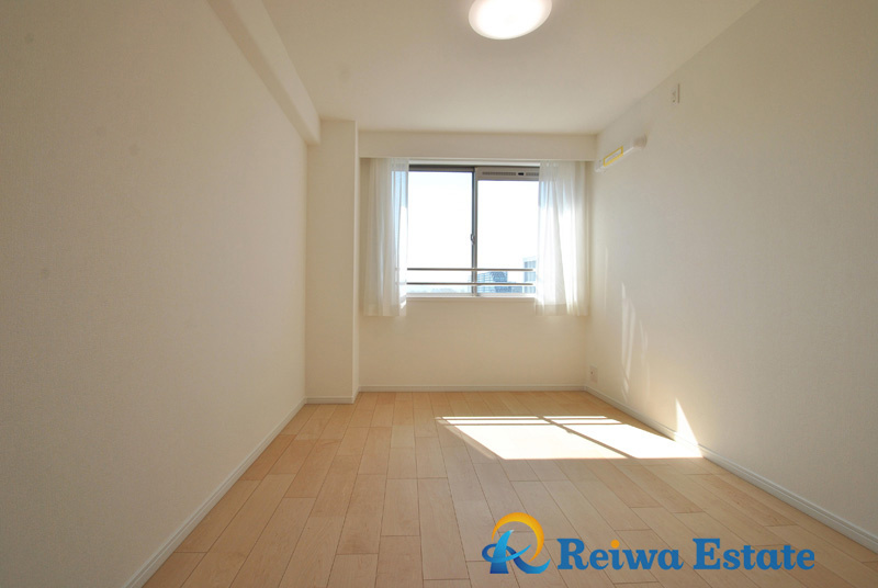 サーパス茅ヶ崎駅前の洋室