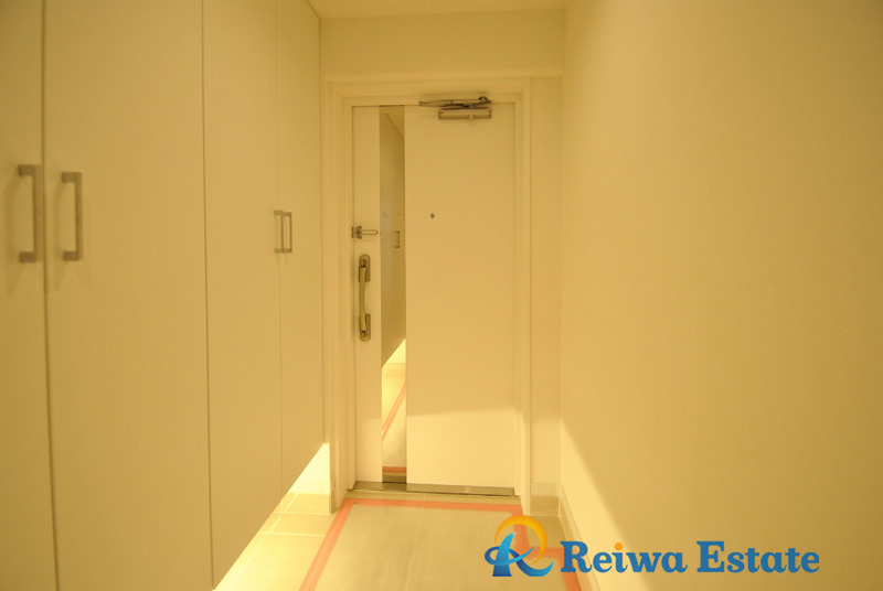 サーパス茅ヶ崎駅前の玄関