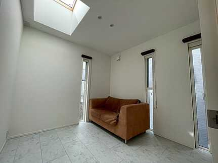 安佐南区山本新町３丁目の洋室