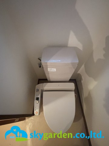 厚木市栄町2丁目　中古戸建のトイレ