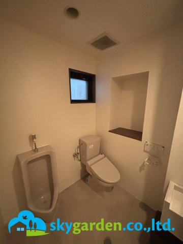 厚木市栄町2丁目　中古戸建のトイレ