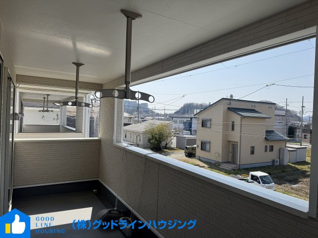 クレードルガーデン北条町横尾　第10　2号棟のバルコニー|インナーバルコニーで雨の日も安心