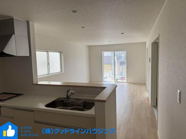 クレードルガーデン北条町横尾　第10　2号棟の居間・リビング|南向きの明るいリビング