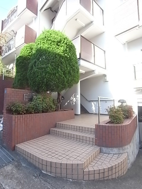 リバーサイド青谷のエントランス