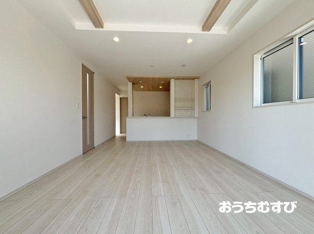 春日井市味美町3丁目(全3棟)の居間・リビング