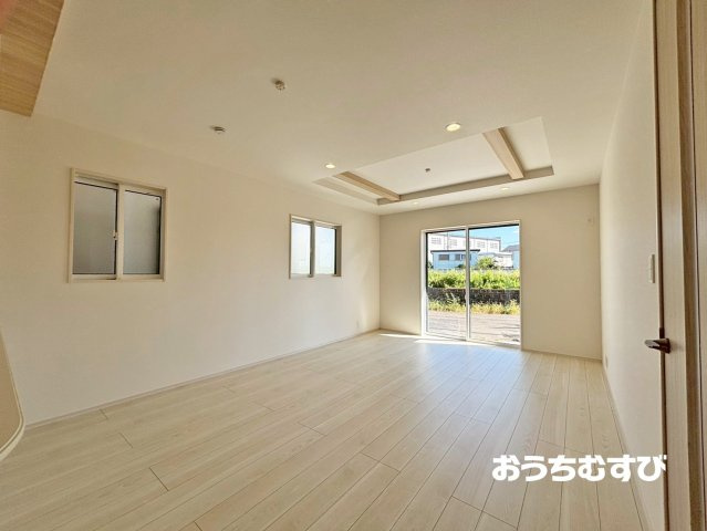 春日井市味美町3丁目(全3棟)の居間・リビング