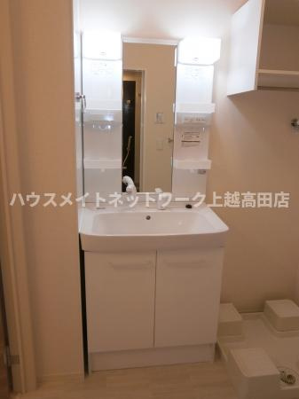 アン・アロールの独立洗面台|シャワー付洗面台