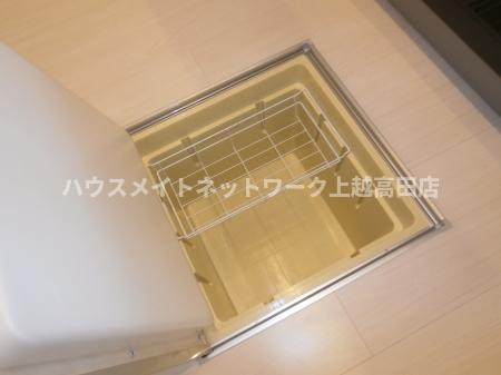 アン・アロールのその他|床下収納