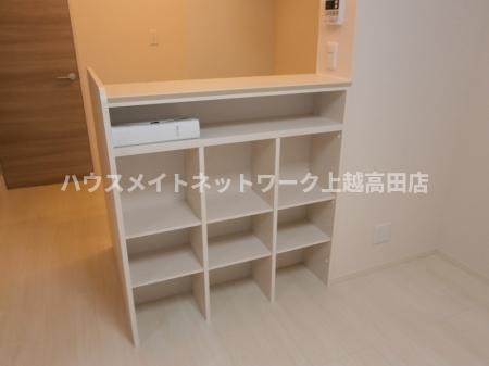 アン・アロールのキッチン|ＬＤＫカウンター（キッチン背面）