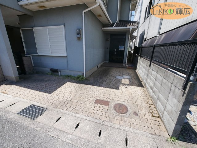 姫路市白浜町　中古戸建の駐車場