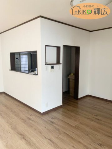 姫路市白浜町　中古戸建の居間・リビング