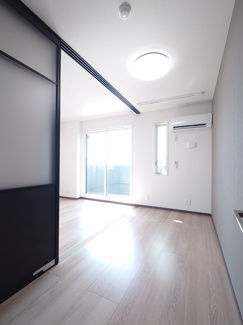 【洋室】 | フレッチェ・ボスコⅧ | 明るい洋室です