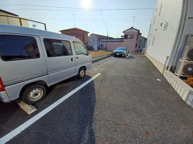 アリッサムの駐車場