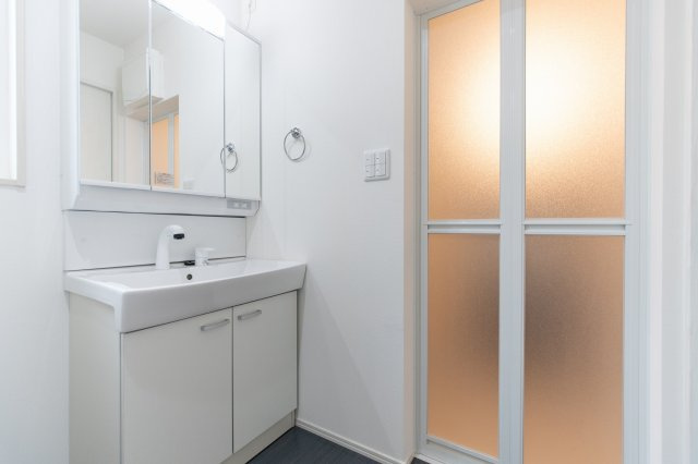 アリッサムの洗面所|ゆったりとスペースのある洗面所