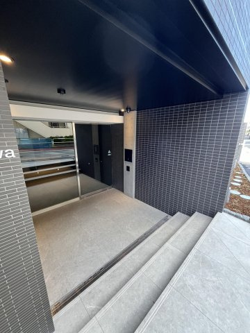 ラヴィエール滝野川のエントランス