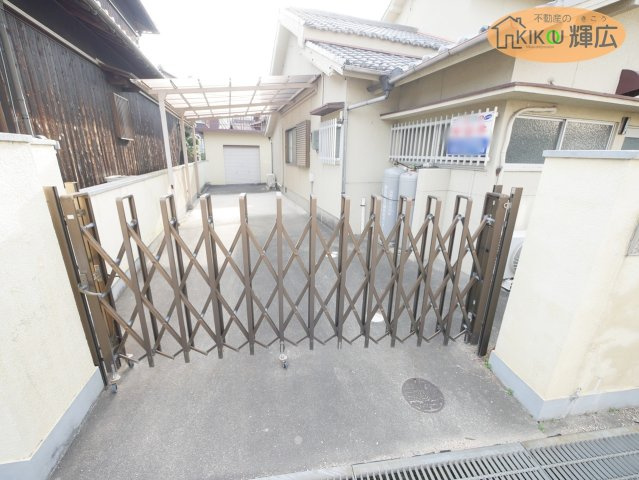 【駐車場】 | 高砂市阿弥陀町南池　中古戸建