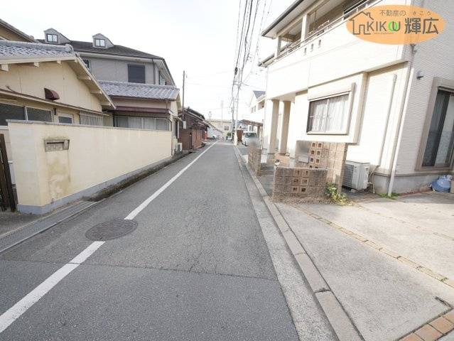 【前面道路含む現地写真】 | 高砂市阿弥陀町南池　中古戸建