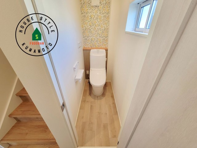 合志市幾久富第1-2棟（4号棟）の内観：施工例|温水洗浄便座を完備しております。2ヶ所にトイレがあるのは朝の慌ただしい時間も安心です。