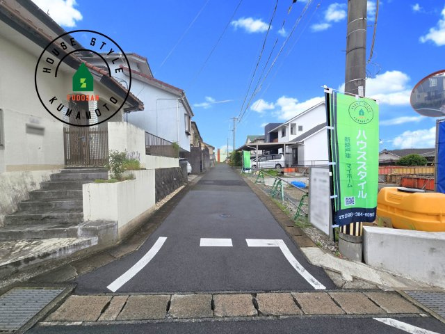 合志市幾久富第1-2棟（4号棟）の前面道路含む現地写真|前面道路です。