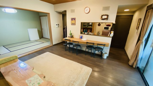 浅間ハイランドパーク プルミエールA棟1階 1LDKの居間・リビング