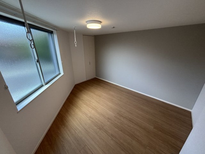 【洋室】 | モンターニャ・グランデ東岩槻B | 広々とした洋室です