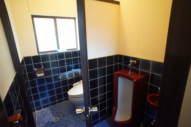 【トイレ】 | 奈良県御所市大字栗阪329-2 | 【1階のトイレ】