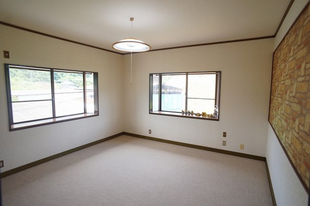 【子供部屋】 | 奈良県御所市大字栗阪329-2 | 【2階：東側上の洋室】