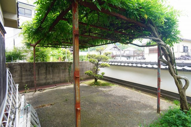 【庭】 | 奈良県御所市大字栗阪329-2
