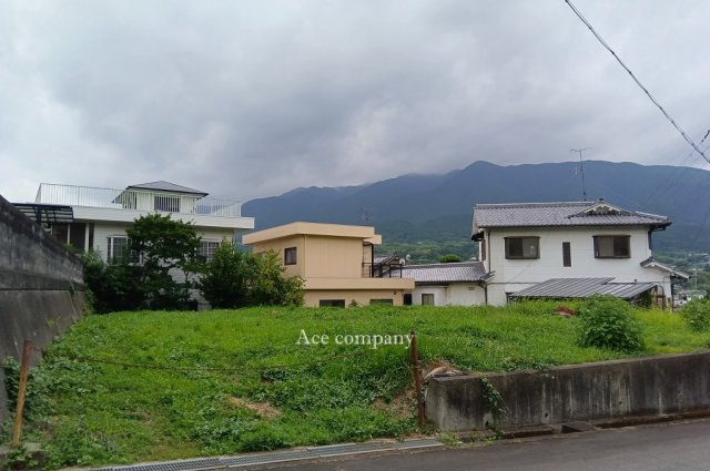 【外観】 | 奈良県御所市大字栗阪329-2 | 隣接する広大な更地付きです！複数台駐車場可能です♪