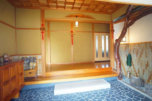 【玄関】 | 奈良県御所市大字栗阪329-2 | 【玄関ホール】