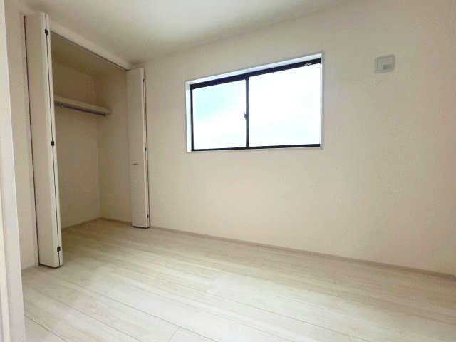 青梅市長淵３丁目　新築戸建全7棟の洋室|収納スペース