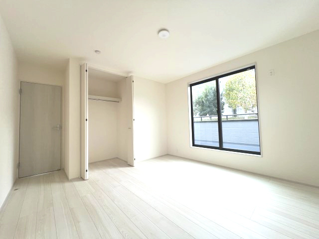 青梅市長淵３丁目　新築戸建全7棟の洋室|【洋室2】収納スペース