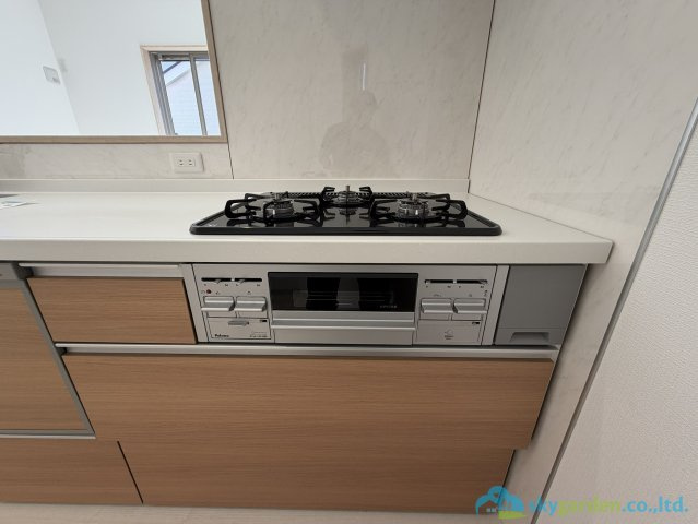 秦野市東田原　新築戸建　全10区画10号棟のキッチン
