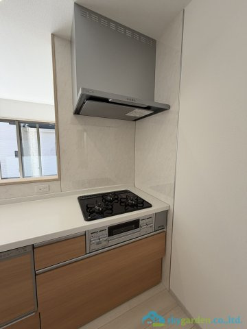 秦野市東田原　新築戸建　全10区画10号棟のキッチン