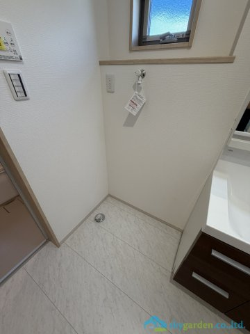 秦野市東田原　新築戸建　全10区画10号棟のランドリースペース