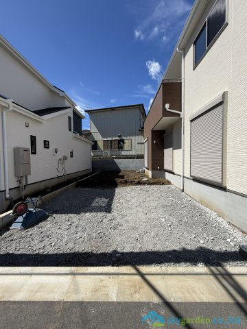 秦野市東田原　新築戸建　全10区画10号棟の駐車場