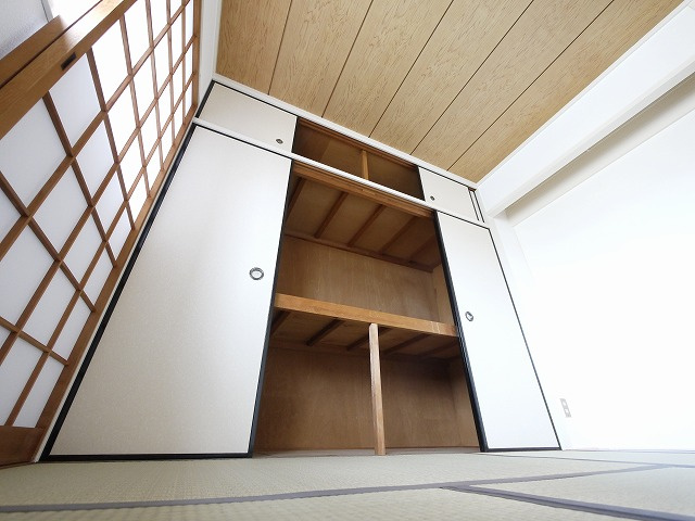 矢追マンションの収納