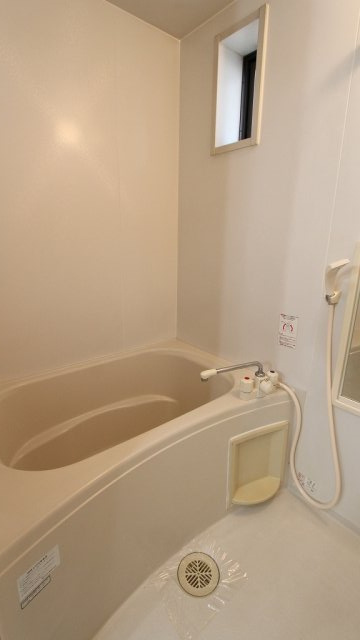 ボナールⅡの浴室|お掃除しやすいユニットバスです。