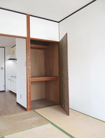 第1HIROハイツ【10.000円キャッシュバック対象】の収納|大きなものも収納できそうです