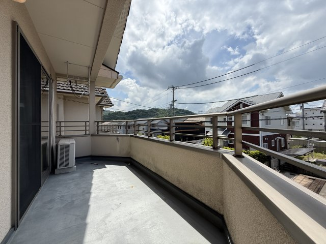 松山市南白水２丁目　戸建てのバルコニー