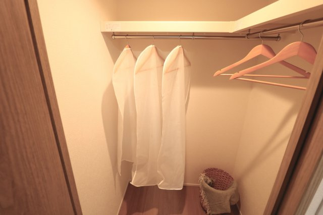 【収納】 | ライオンズマンション上福岡第3　（ふじみ野店） | 洋室5.9帖WIC