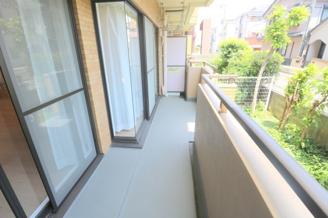 【バルコニー】 | ライオンズマンション上福岡第3　（ふじみ野店） | 南東側バルコニーで毎日のお洗濯もラクラク快適！