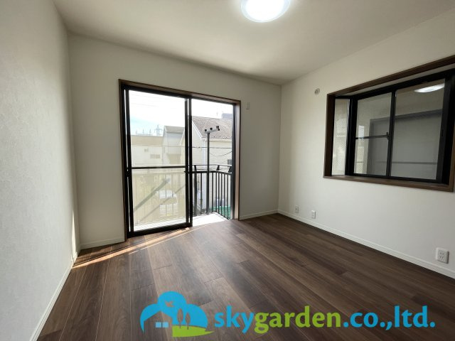 茅ヶ崎市香川4丁目　中古戸建の洋室