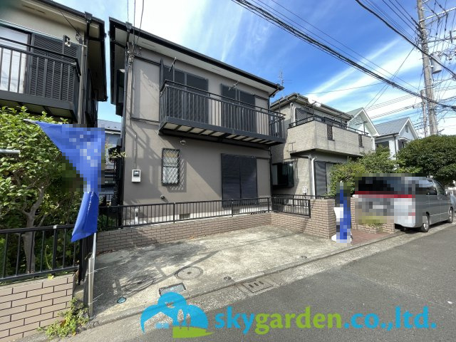 茅ヶ崎市香川4丁目　中古戸建の前面道路含む現地写真